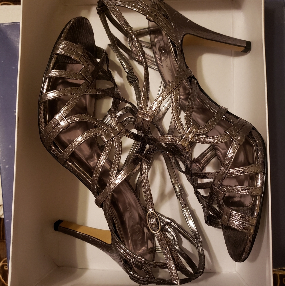 Nine West dark silver heels size 8 1/2 M.
